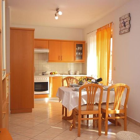 Apartment Ely Рабац Екстер'єр фото