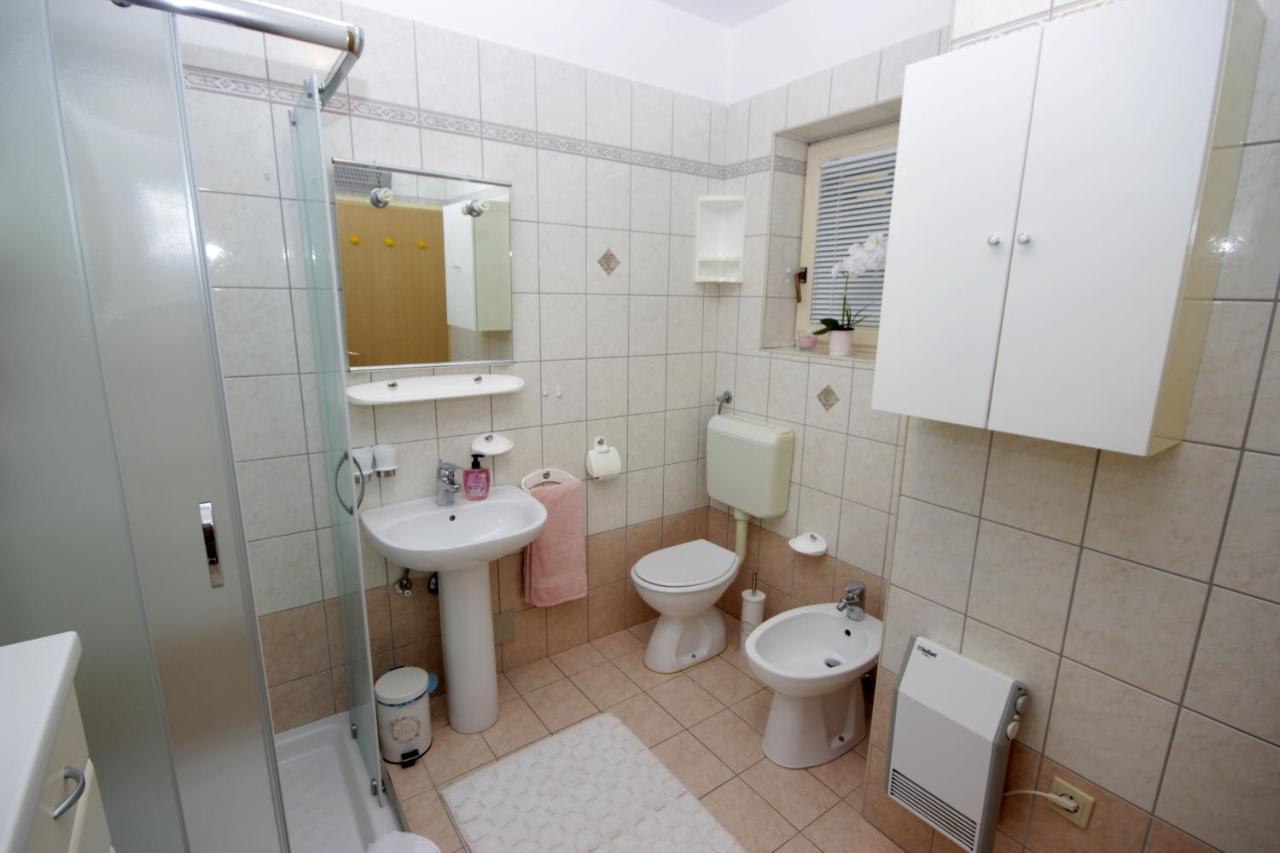 Apartment Ely Рабац Екстер'єр фото