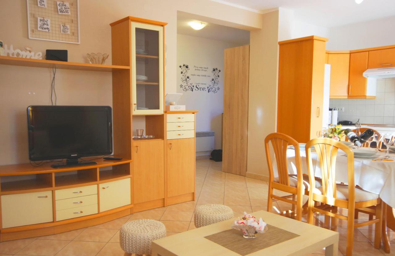 Apartment Ely Рабац Екстер'єр фото